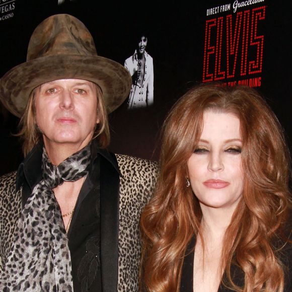 Lisa Marie Presley et son mari Michael Lockwood à la soirée " Elvis The Exhibition - The Show - The Experience " à Las Vegas