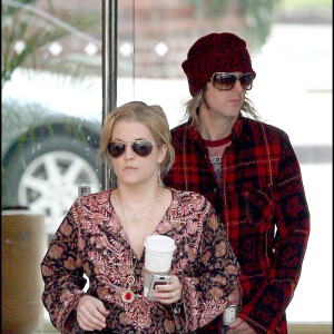 Lisa Marie Presley et son mari Michael Lockwood dans les rues de Beverly Hills