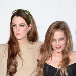 Riley Keough et sa mère Lisa Marie Presley - People à la 24ème édition de la soirée 'Elle Women in Hollywood Awards' à Beverly Hills, le 16 octobre 2017. 