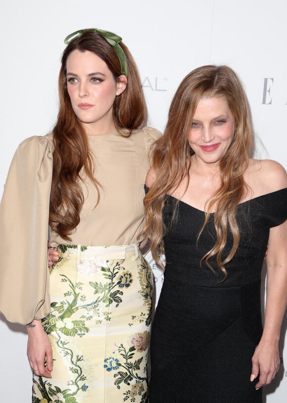 Riley Keough et sa mère Lisa Marie Presley - People à la 24ème édition de la soirée 'Elle Women in Hollywood Awards' à Beverly Hills, le 16 octobre 2017. 