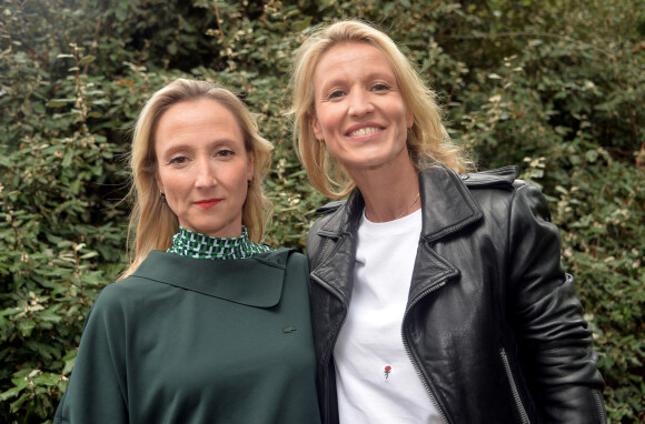Semi-Exclusif - Audrey Lamy et sa soeur Alexandra Lamy au défilé Lacoste lors de la Fashion Week de Paris, le 1er octobre 2019. © Veeren Ramsamy-Christophe Clovis/Bestimage