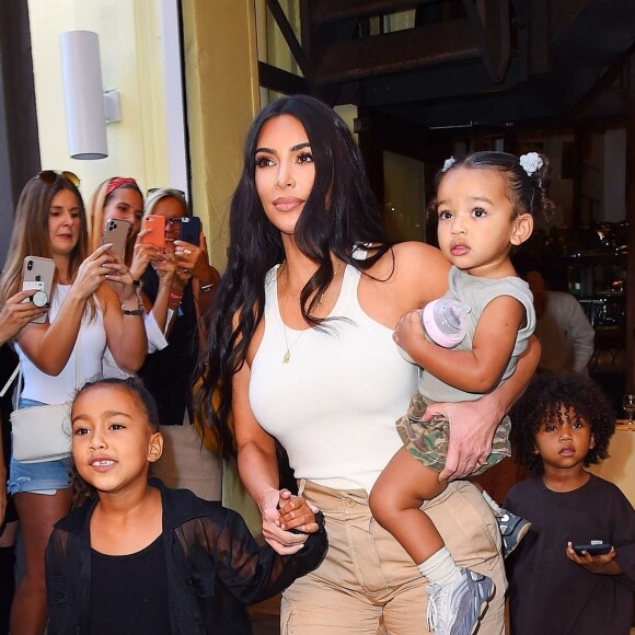 Kim Kardashian est allée assister avec ses enfants Saint West, North West et Chicago West à la messe dominicale de son mari K.West à New York, le 29 septembre 2019.