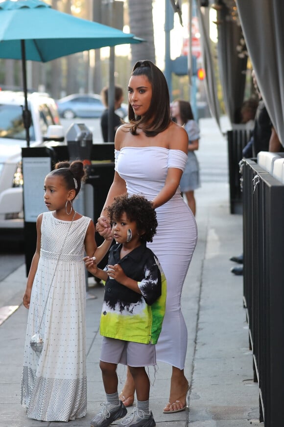 Exclusif - Kim Kardashian, Saint West, North West arrivent à un diner privé au restaurant Crustacean à Beverly Hills, Los Angeles, le 30 juin 2019.
