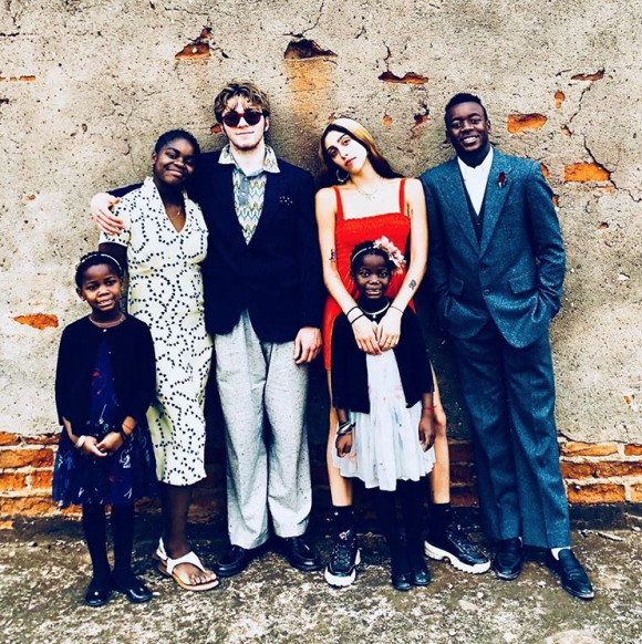 Les six enfants de Madonna, Esther, Mercy, Rocco, Lourdes, Stella et David, célèbrent Thanksgiving au Malawi le 22 novembre 2018.