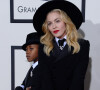 Le fils de Madonna, David Banda, a bien grandi ! L'adolescent développe son propre style vestimentaire, et sa mère en est fan.