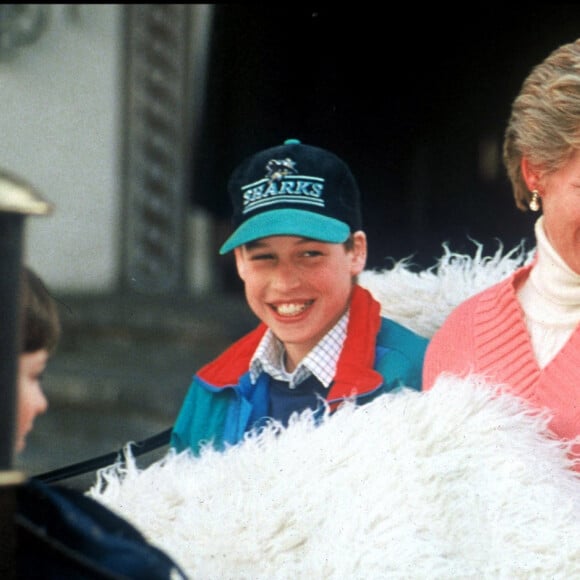 Diana et ses fils Harry et William à Lech en 1994.