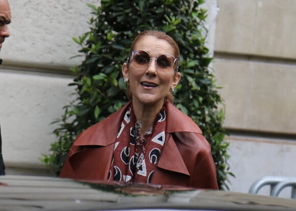 Céline Dion quitte le Royal Monceau pour prendre un jet privé au Bourget pour Anvers où elle doit donner 2 concerts - Paris le 19 juin 2016 