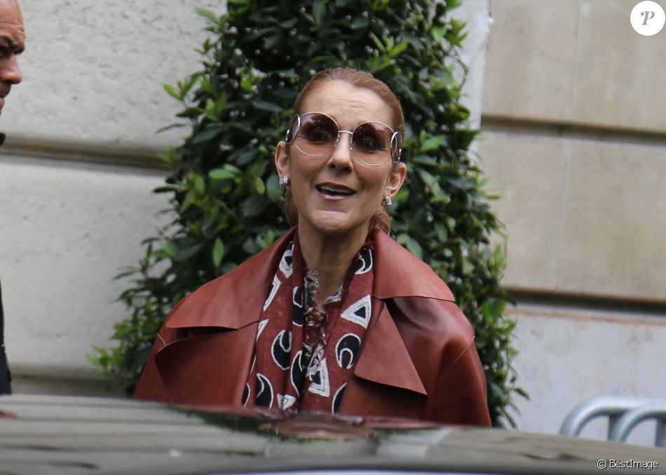 Céline Dion quitte le Royal Monceau pour prendre un jet privé au Bourget pour Anvers où elle doit donner 2 concerts - Paris le 19 juin 2016