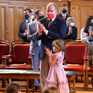 Le prince Albert II de Monaco et ses enfants, le prince héréditaire Jacques et la princesse Gabriella, accompagnés par M. Calcagno, le directeur du Musée, Alexandra Valetta-Ardisson, la député des Alpes-Maritimes, et M. Laurent Stefanini, l'ambassadeur de France à Monaco, ont participé au lancement du programme "Océano pour Tous" au Musée Océanographique de Monaco, le 1er juin 2021. © Bruno Bebert/Bestimage