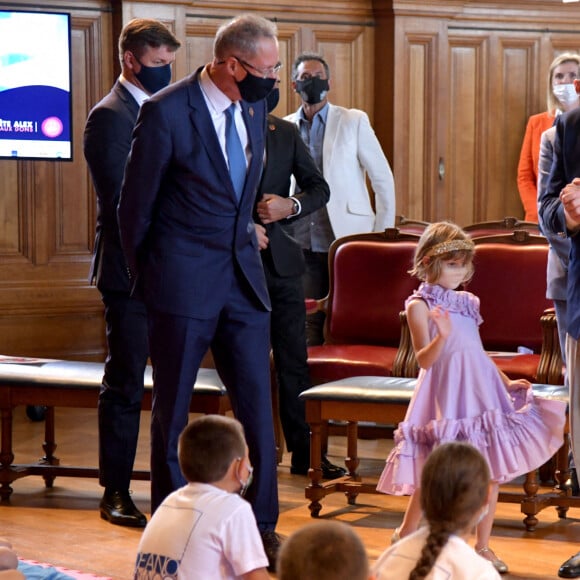 Le prince Albert II de Monaco et ses enfants, le prince héréditaire Jacques et la princesse Gabriella, accompagnés par M. Calcagno, le directeur du Musée, Alexandra Valetta-Ardisson, la député des Alpes-Maritimes, et M. Laurent Stefanini, l'ambassadeur de France à Monaco, ont participé au lancement du programme "Océano pour Tous" au Musée Océanographique de Monaco, le 1er juin 2021. © Bruno Bebert/Bestimage