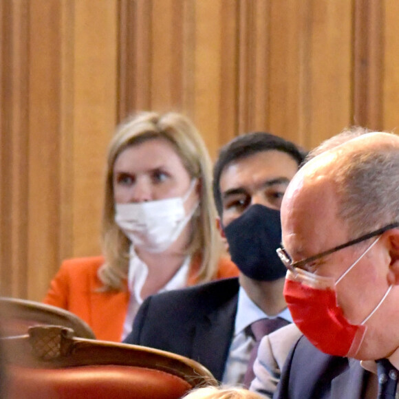Le prince Albert II de Monaco et ses enfants, le prince héréditaire Jacques et la princesse Gabriella, accompagnés par M. Calcagno, le directeur du Musée, Alexandra Valetta-Ardisson, la député des Alpes-Maritimes, et M. Laurent Stefanini, l'ambassadeur de France à Monaco, ont participé au lancement du programme "Océano pour Tous" au Musée Océanographique de Monaco, le 1er juin 2021. © Bruno Bebert/Bestimage