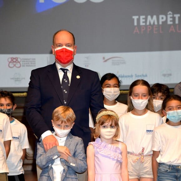 Le prince Albert II de Monaco et ses enfants, le prince héréditaire Jacques et la princesse Gabriella, accompagnés par M. Calcagno, le directeur du Musée, Alexandra Valetta-Ardisson, la député des Alpes-Maritimes, et M. Laurent Stefanini, l'ambassadeur de France à Monaco, ont participé au lancement du programme "Océano pour Tous" au Musée Océanographique de Monaco, le 1er juin 2021. © Bruno Bebert/Bestimage