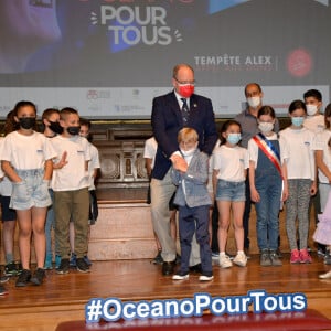 Le prince Albert II de Monaco et ses enfants, le prince héréditaire Jacques et la princesse Gabriella, accompagnés par M. Calcagno, le directeur du Musée, Alexandra Valetta-Ardisson, la député des Alpes-Maritimes, et M. Laurent Stefanini, l'ambassadeur de France à Monaco, ont participé au lancement du programme "Océano pour Tous" au Musée Océanographique de Monaco, le 1er juin 2021. © Bruno Bebert/Bestimage