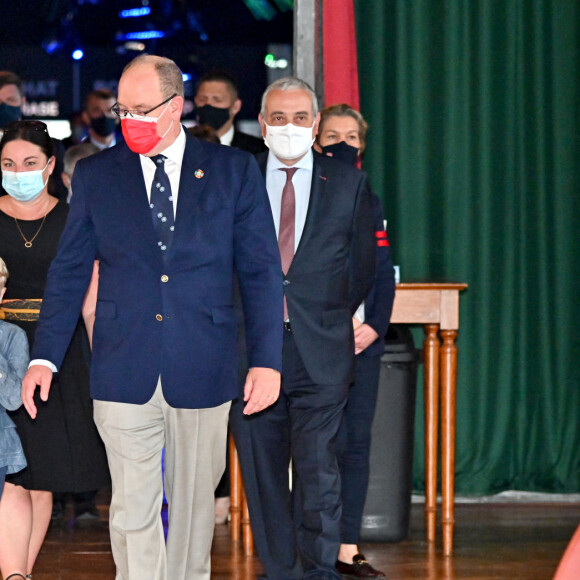 Le prince Albert II de Monaco et ses enfants, le prince héréditaire Jacques et la princesse Gabriella, accompagnés par M. Calcagno, le directeur du Musée, Alexandra Valetta-Ardisson, la député des Alpes-Maritimes, et M. Laurent Stefanini, l'ambassadeur de France à Monaco, ont participé au lancement du programme "Océano pour Tous" au Musée Océanographique de Monaco, le 1er juin 2021. © Bruno Bebert/Bestimage