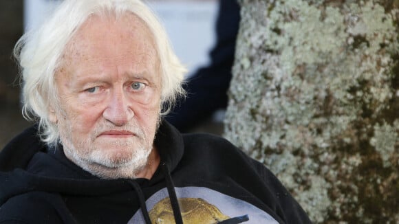 Niels Arestrup papa de jumeaux en bas âge à 72 ans : "Ce n'est pas facile d'être disponible..."