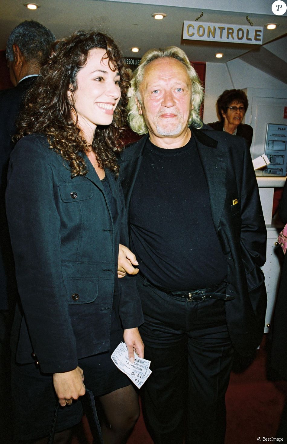 Niels Arestup et son amie - Générale de la pièce de théâtre "La Parisienne".