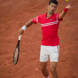 Novak Djokovic s'est qualifié pour le deuxième tour de Roland-Garros en battant l'Américain Tennys Sandgren. Paris, le 1er juin 2021.