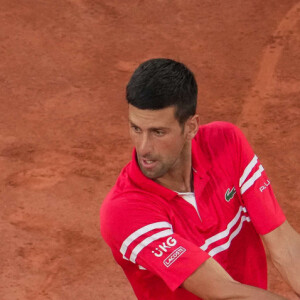 Novak Djokovic s'est qualifié pour le deuxième tour de Roland-Garros en battant l'Américain Tennys Sandgren. Paris, le 1er juin 2021.