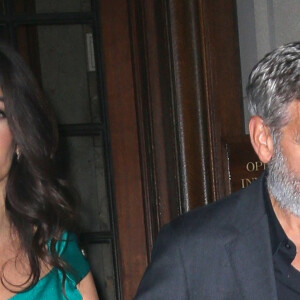 George Clooney et sa femme Amal Alamuddin Clooney à la sortie de la soirée caritative International Law benefit à The Frick Collection à New York, le 1er octobre 2019