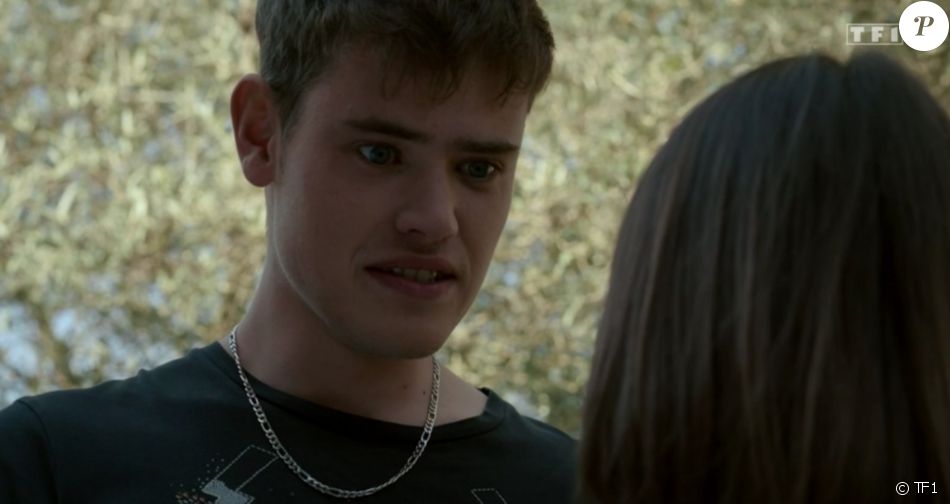 Xavier Widhoff joue Jules Corkas dans la série "Demain nous appartient", sur TF1.