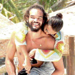 Exclusif - Lais Ribeiro et son fiancé Joakim Noah enchaînent les voyages. Après le Brésil, Miami puis le Rwanda, le couple a posé ses valises au Cameroun.