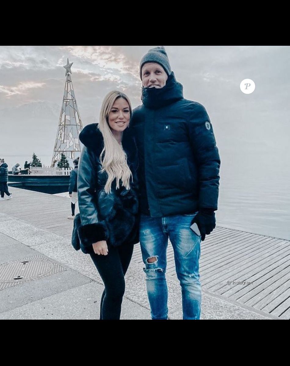 Benjamin Machet avec sa compagne Sarah à Paris, le 21 décembre 2020