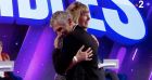 Nagui adresse un message piquant aux haters après que sa femme Mélanie Page a remporté le jeu "Le Club des Invincibles" - France 2