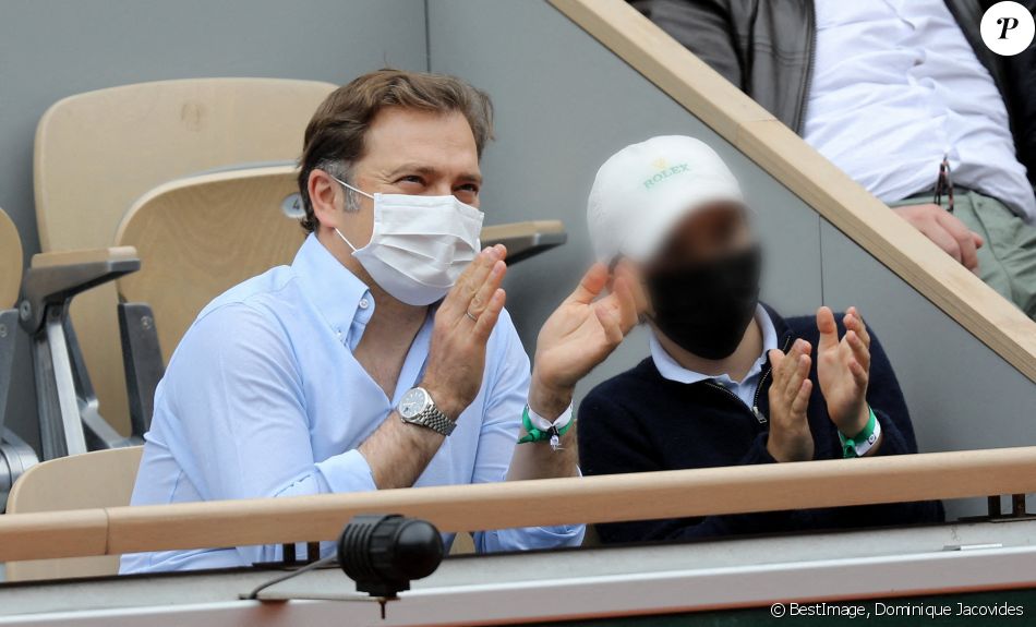 Renaud Capuçon et son fils Elliott dans les tribunes des Internationaux de France de tennis de Roland Garros à Paris, France, le 5 juin 2021. © Dominique Jacovides/Bestimage