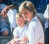 Diana et son fils le prince Harry à Palma de Majorque en 1988.