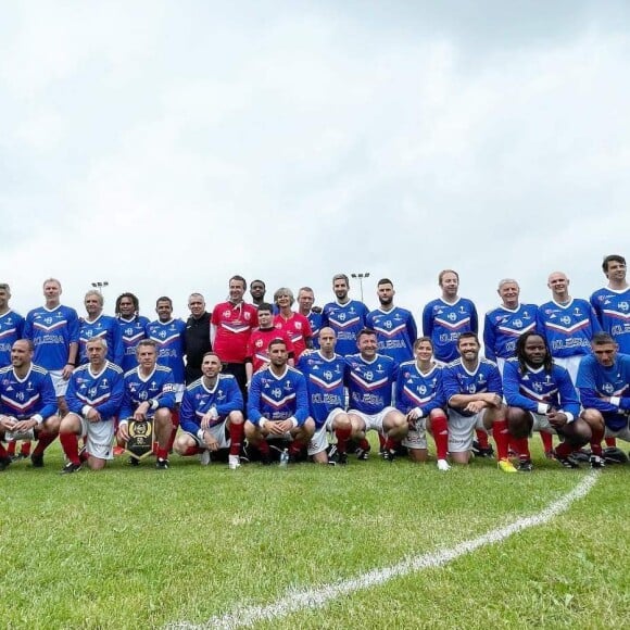 Baptiste Vendroux, Christian Karembeu, Gaëtan Huard, Sonny Anderson, Dominique Rocheteau, Laurent blanc, Jean-Michel Larqué, Arsene Wenger, Bixente Kizarazu, Claude Puel, Alain Giresse, Laure Boulleau lors du match d'inauguration du stade Charles de Gaulle à Colombey-les-Deux-Églises entre le Variétés Club de France et le club local. Ce match contre le FC Colombey a été joué au profit de la Fondation Anne-de-Gaulle © Gwladys Duteil via Bestimage 