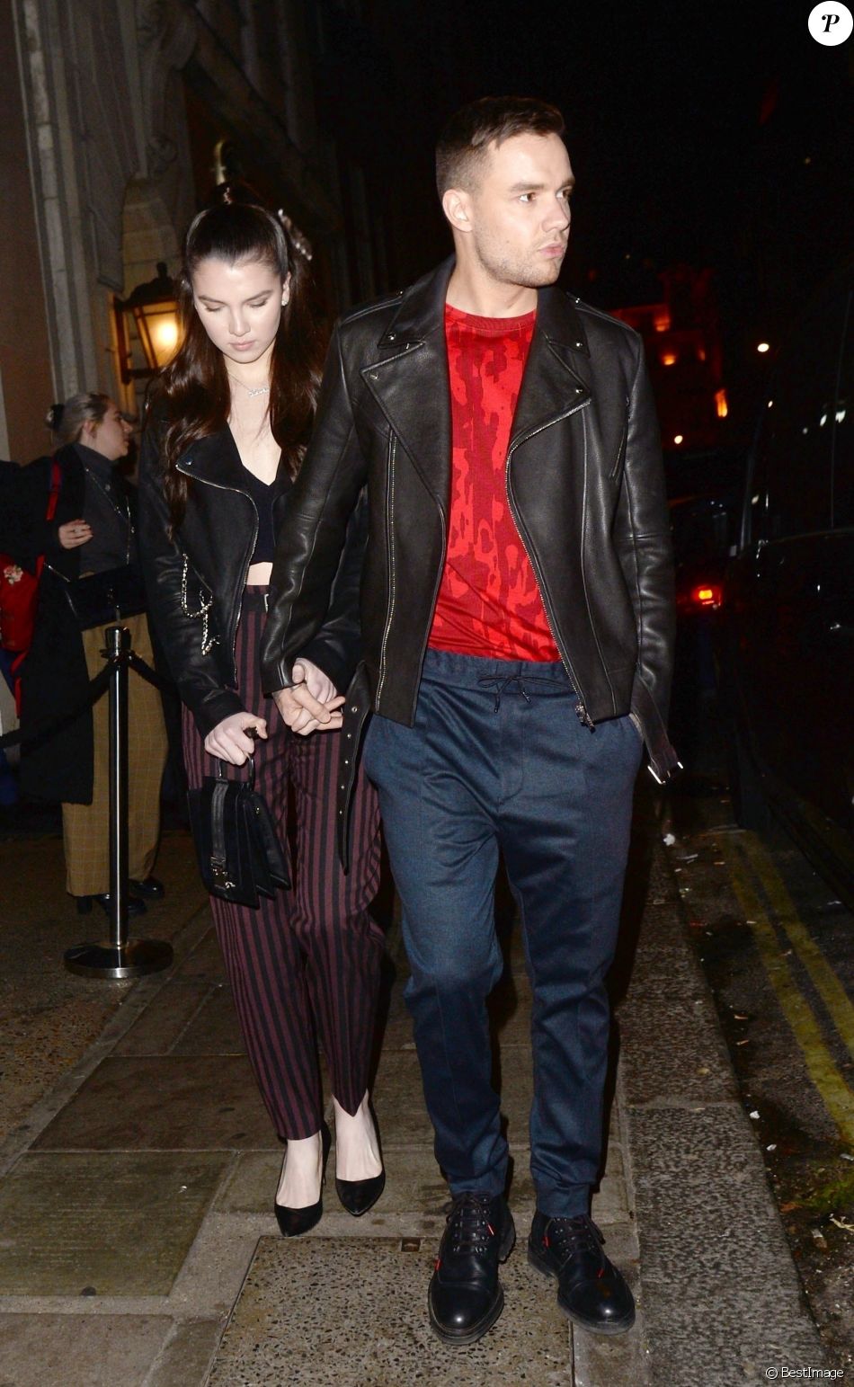 Liam Payne et sa compagne Maya Henry quittent le restaurant Nobu à Londres, le 4 décembre 2019.