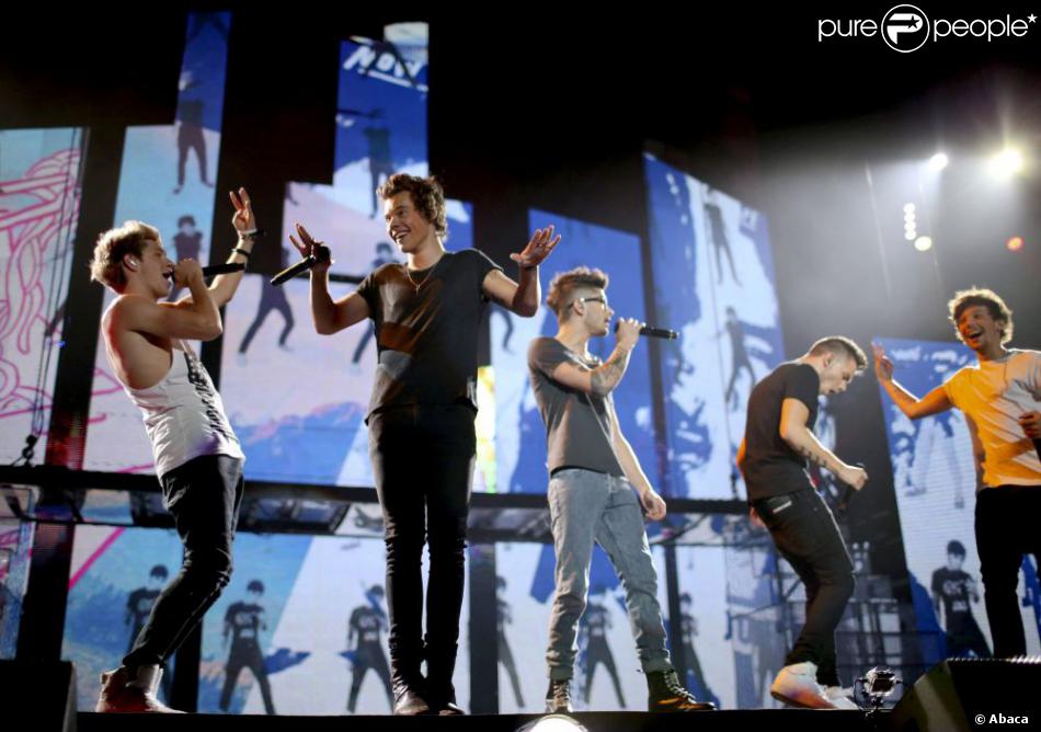 One Direction sur scène au Target Center de Minneapolis, Minnesota, USA, le 18 juillet 2013.