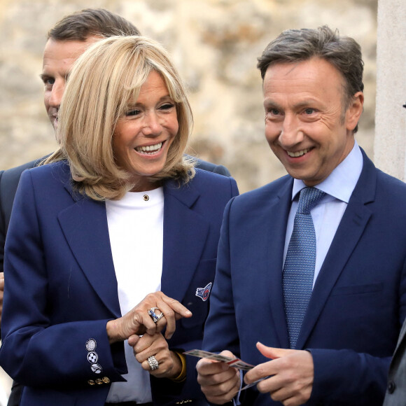 La Première Dame Brigitte Macron, Stéphane Bern - Le Président de la République E. Macron et sa femme la Première Dame B. Macron étaient au château de By, à Thomery (Seine-et-Marne), l'un des 18 sites retenus pour la deuxième édition du Loto du patrimoine. © Dominique Jacovides/Bestimage