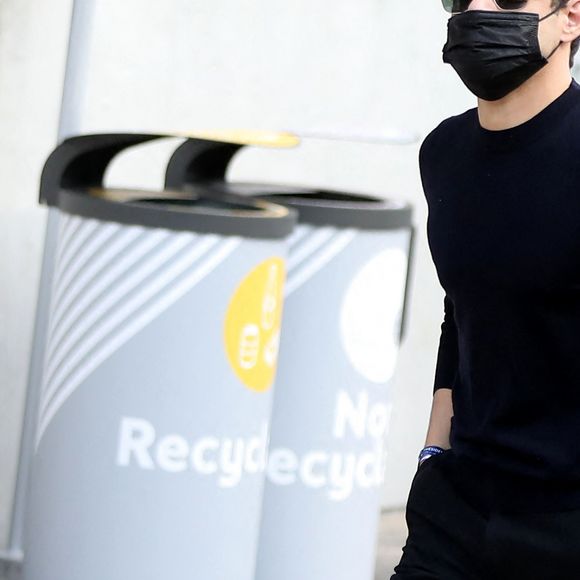 Rami Malek lors des internationaux de France de Tennis de Roland Garros 2021 à Paris, le 8 juin 2021. © Dominique Jacovides/Bestimage 