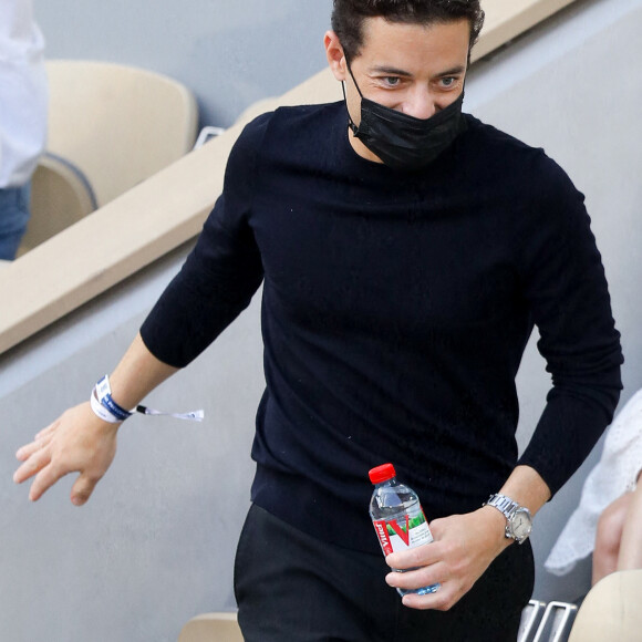 Rami Malek lors des internationaux de France de Tennis de Roland Garros 2021 à Paris, le 8 juin 2021. © Dominique Jacovides/Bestimage 