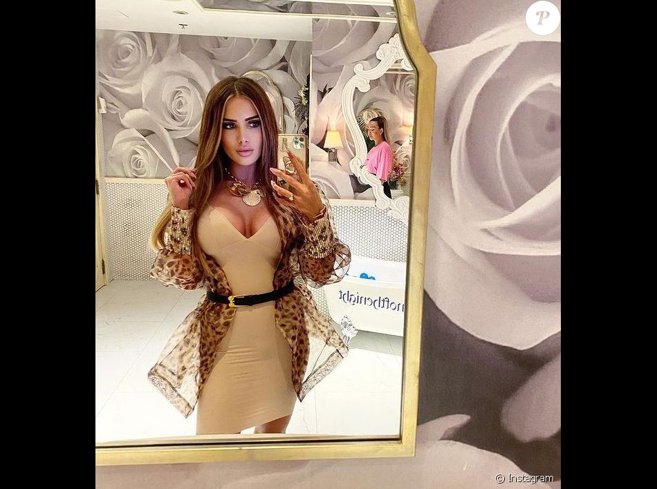 Manon Marsault pose sur Instagram, le 29 mai 2021