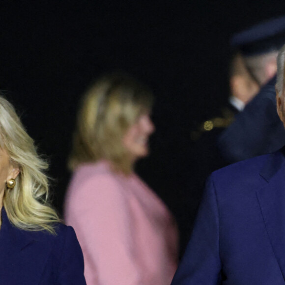 Joe Biden et sa femme Jill à leur arrivée à l'aéroport "Cornwall Airport Newquay" au Royaume-Uni, à l'occasion du sommet du G7 le 10 juin 2021.