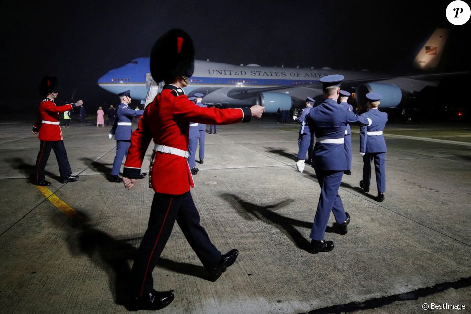 Illustration - Arrivée du président des Etats-Unis et de sa femme à l'aéroport "Cornwall Airport Newquay" au Royaume-Uni, à l'occasion du sommet du G7. Le 9 juin 2021