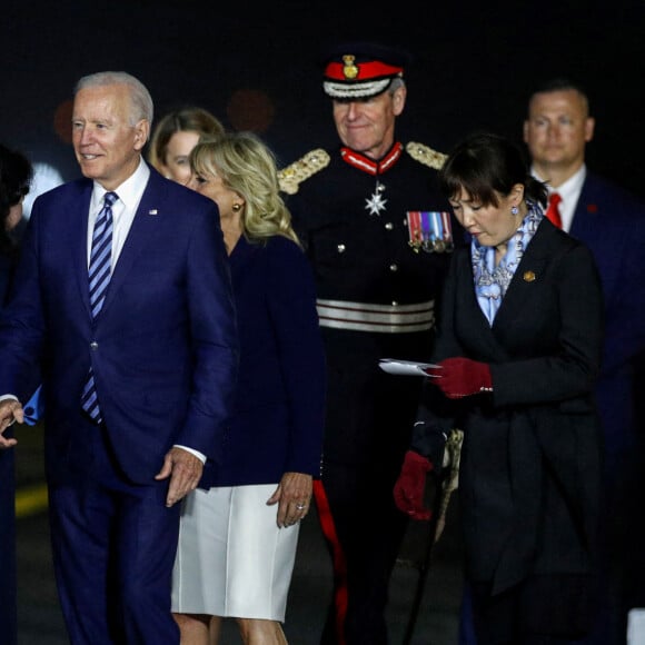 Joe Biden et sa femme Jill à leur arrivée à l'aéroport "Cornwall Airport Newquay" au Royaume-Uni, à l'occasion du sommet du G7. Le 9 juin 2021