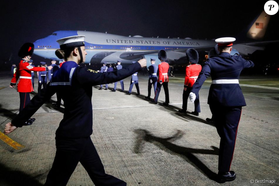 Illustration - Arrivée du président des Etats-Unis et de sa femme à l'aéroport "Cornwall Airport Newquay" au Royaume-Uni, à l'occasion du sommet du G7. Le 9 juin 2021