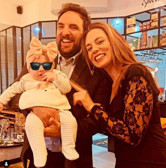 Davina Vigné, David Mora et leur fille au restaurant, le 23 mai 2021