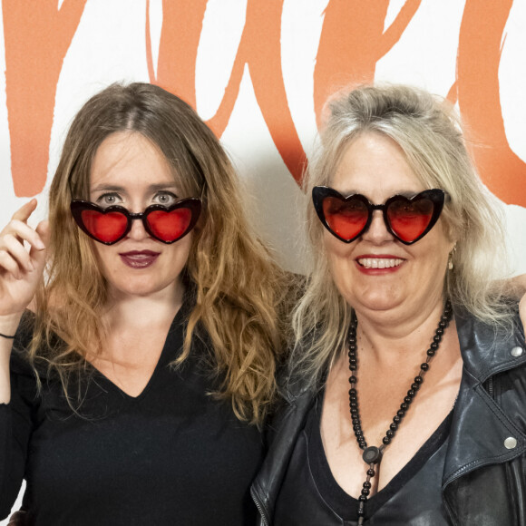 Valérie Damidot et sa fille Roxanne - Avant-première parisienne du film "Cruella" au cinéma Le Grand Rex à Paris, le 11 juin 2021. © Olivier Borde/Bestimage 