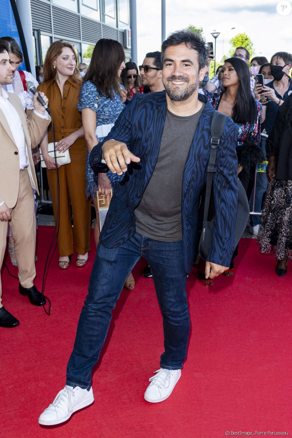 Alex Goude lors du tapis rouge de la soirée d'ouverture du Festival Plurielles à Compiègne le 11 juin 2021. © Pierre Perusseau / Bestimage