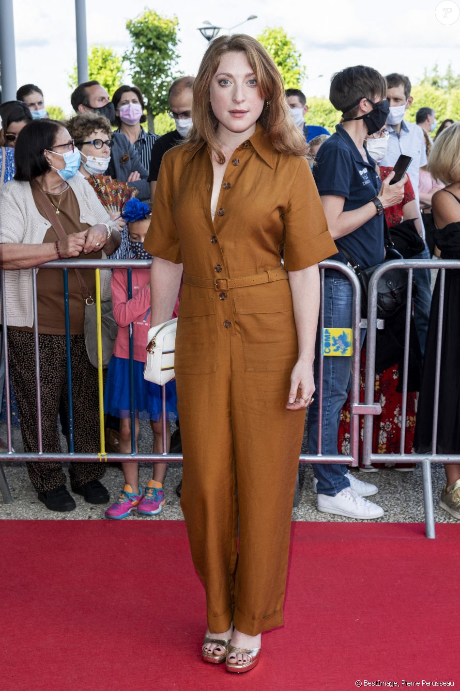 Sarah Stern lors du tapis rouge de la soirée d'ouverture du Festival Plurielles à Compiègne le 11 juin 2021. © Pierre Perusseau / Bestimage