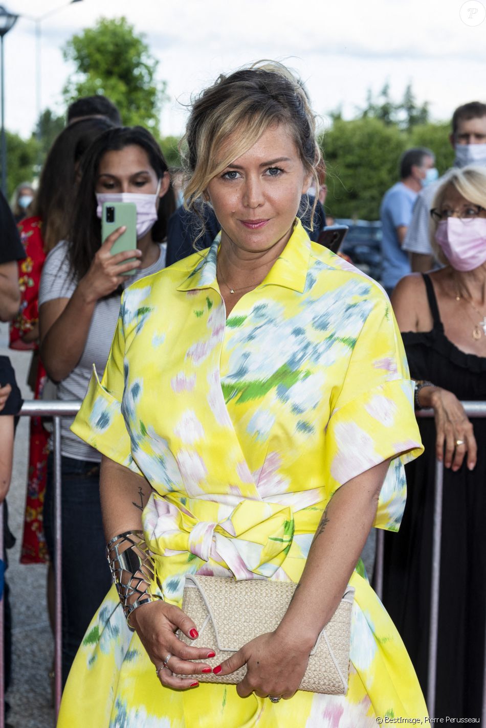 Enora Malagré lors du tapis rouge de la soirée d'ouverture du Festival Plurielles à Compiègne le 11 juin 2021. © Pierre Perusseau / Bestimage