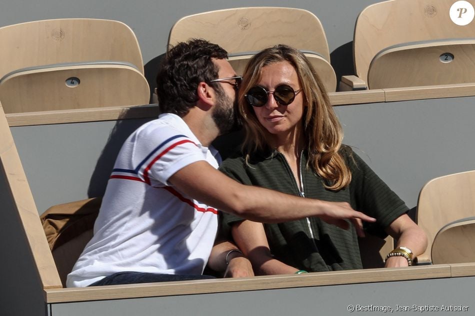 Qui Est Le Mari De Amélie Etasse Amélie Etasse et son compagnon Clement Sejourné dans les tribunes lors
