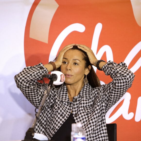 Chimène Badi dans les studios de la radio "Chantefrance". Le 29 septembre 2020. © Cédric Perrin / Bestimage