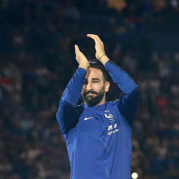 Adil Rami - Les Bleus fêtent leur deuxième étoile avec leurs supporters après le match de la Ligue des nations opposant la France aux Pays-Bas, au Stade de France, à Saint-Denis, Seine Saint-Denis, le 9 septembre 2018. © Cyril Moreau/Bestimage 