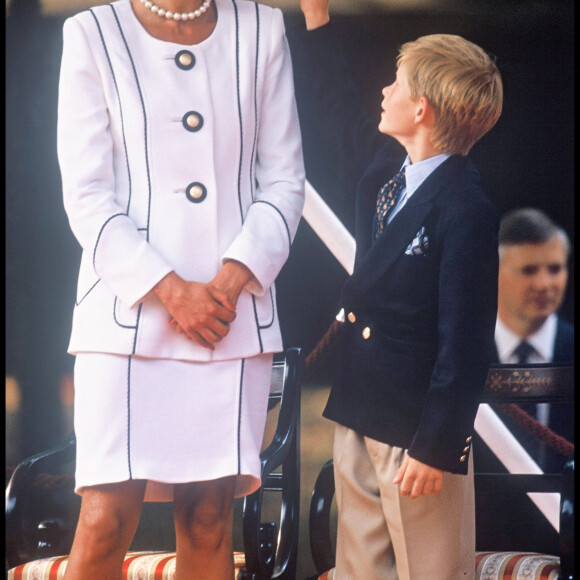 Diana et le prince Harry en 1995.