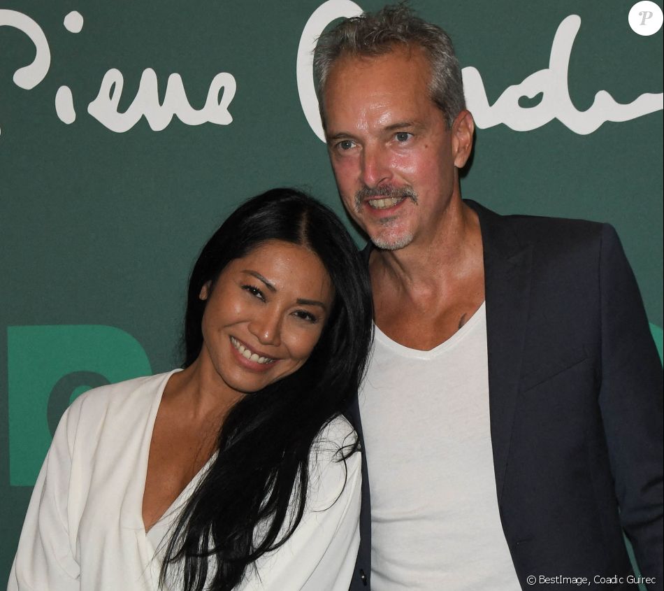 Anggun et son mari Christian Kretschmar - Photocall - Soirée exceptionnelle en l'honneur de Pierre Cardin à l'occasion des 70 ans de sa maison de couture et projection du film documentaire "House of Cardin" suivi d'un cocktail au théâtre du Châtelet à Paris. © Coadic Guirec/Bestimage